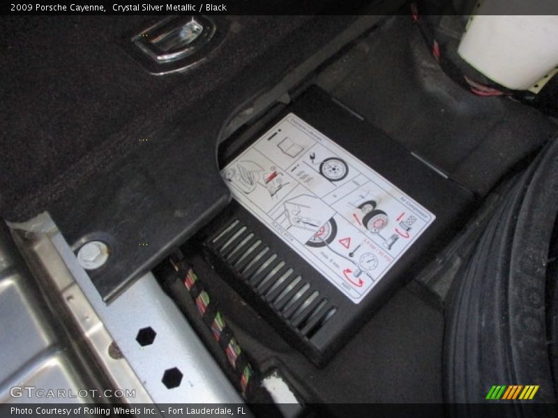 Crystal Silver Metallic / Black 2009 Porsche Cayenne