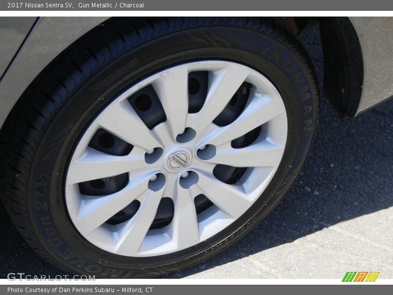 Gun Metallic / Charcoal 2017 Nissan Sentra SV