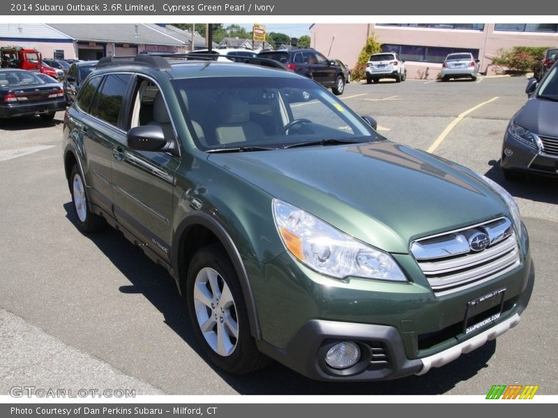 Front 3/4 View of 2014 Outback 3.6R Limited