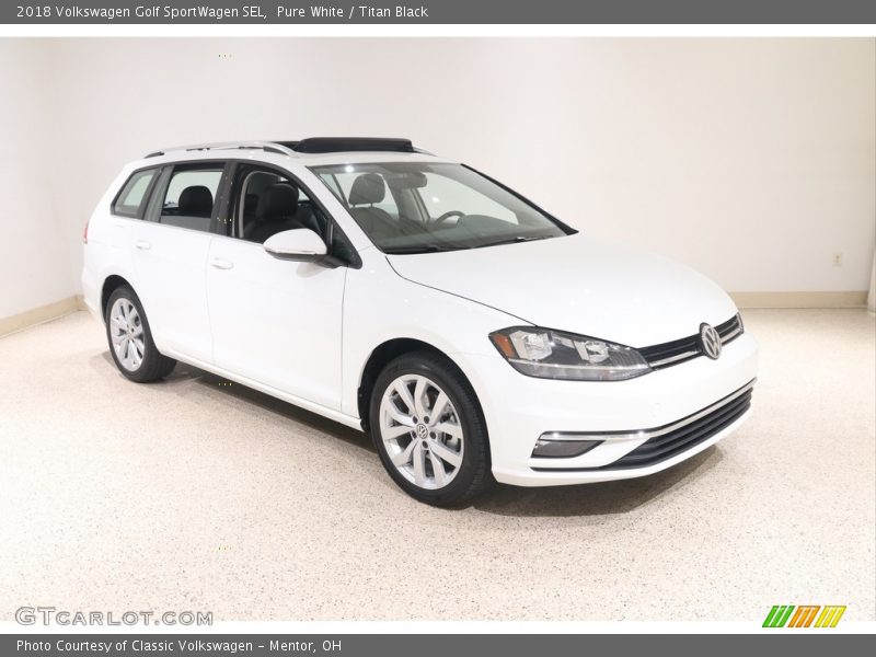 Pure White / Titan Black 2018 Volkswagen Golf SportWagen SEL