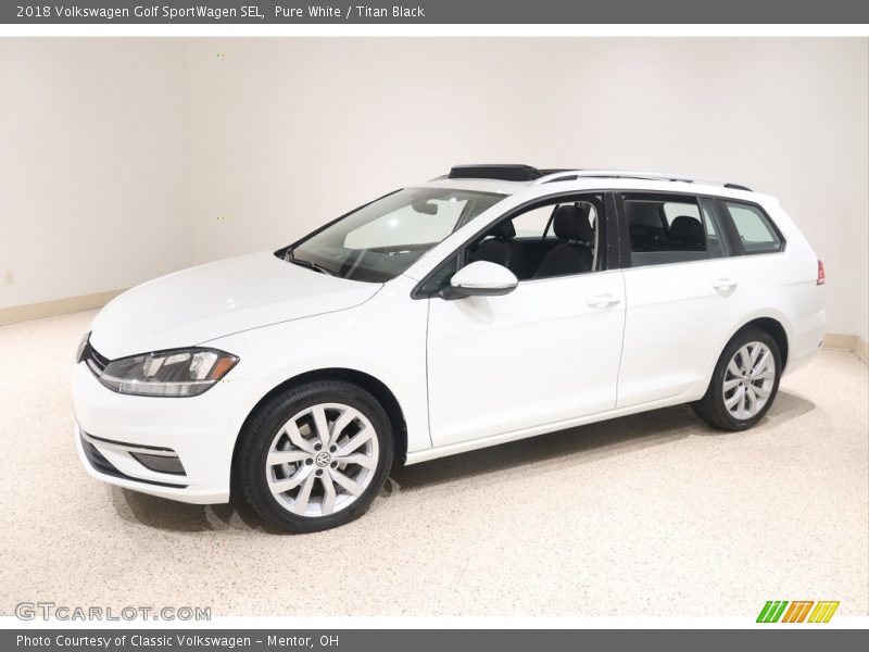Pure White / Titan Black 2018 Volkswagen Golf SportWagen SEL