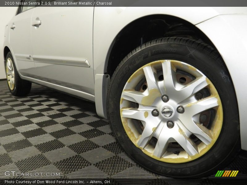 Brilliant Silver Metallic / Charcoal 2010 Nissan Sentra 2.0 S