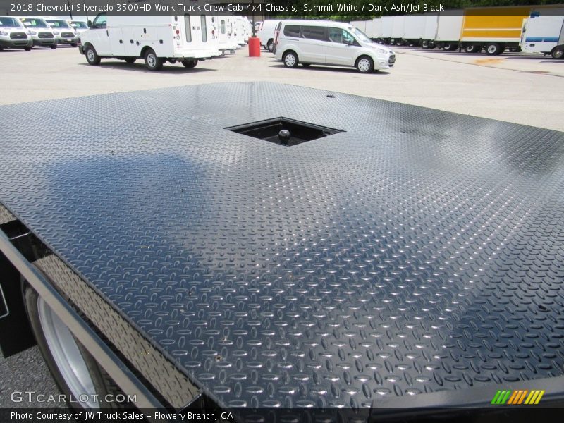 Summit White / Dark Ash/Jet Black 2018 Chevrolet Silverado 3500HD Work Truck Crew Cab 4x4 Chassis