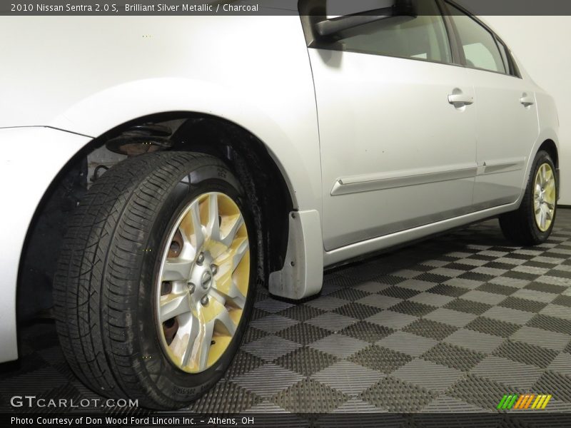 Brilliant Silver Metallic / Charcoal 2010 Nissan Sentra 2.0 S
