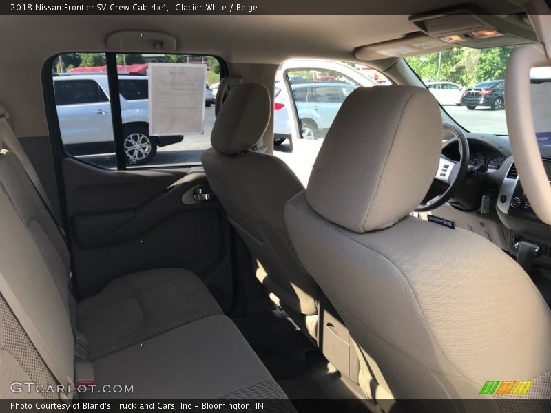 Glacier White / Beige 2018 Nissan Frontier SV Crew Cab 4x4
