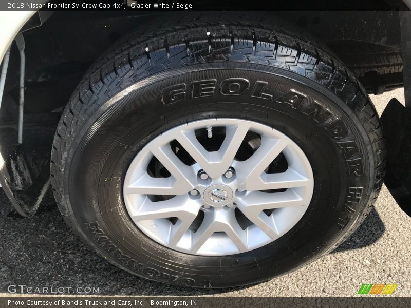Glacier White / Beige 2018 Nissan Frontier SV Crew Cab 4x4