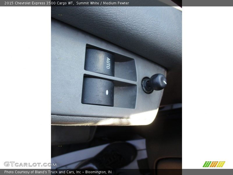 Summit White / Medium Pewter 2015 Chevrolet Express 3500 Cargo WT