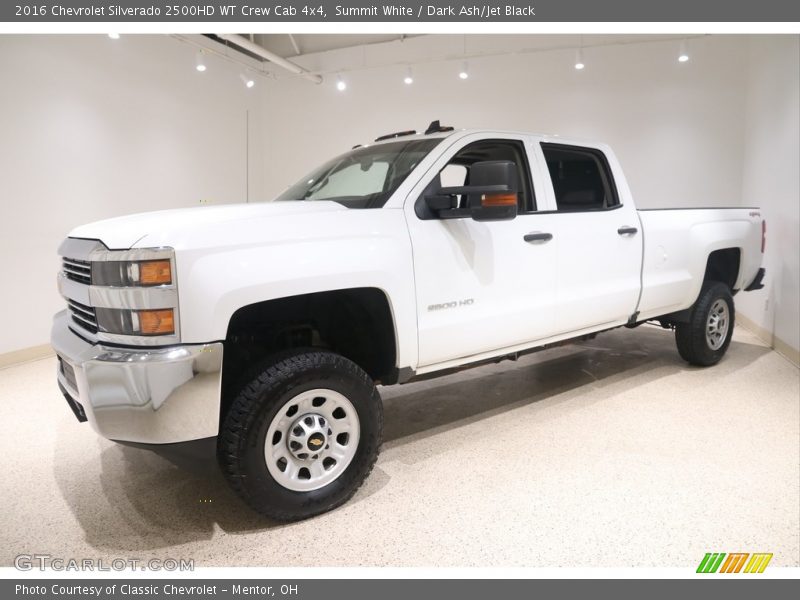 Front 3/4 View of 2016 Silverado 2500HD WT Crew Cab 4x4