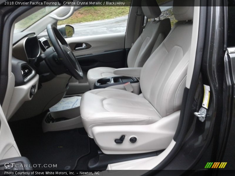Granite Crystal Metallic / Black/Alloy 2018 Chrysler Pacifica Touring L