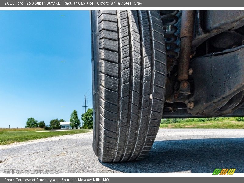 Oxford White / Steel Gray 2011 Ford F250 Super Duty XLT Regular Cab 4x4