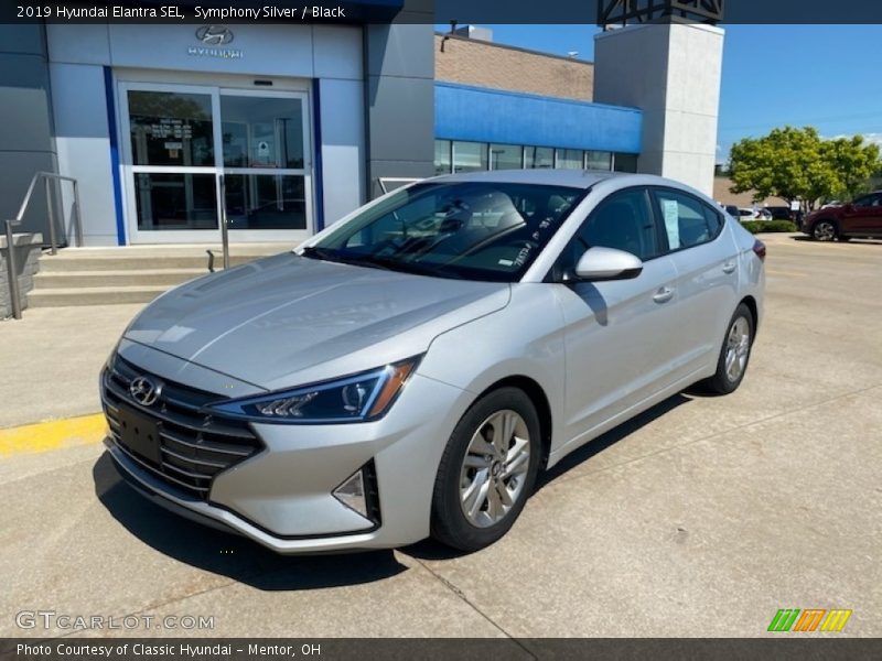 Symphony Silver / Black 2019 Hyundai Elantra SEL