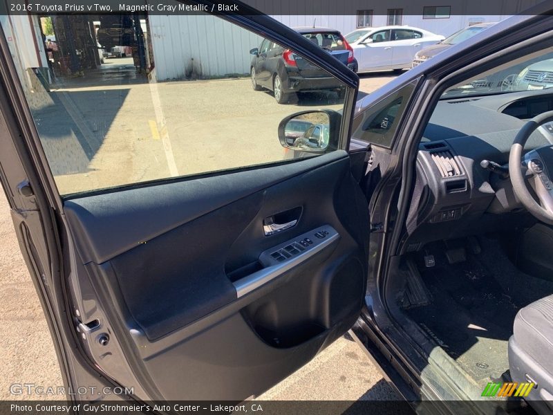 Magnetic Gray Metallic / Black 2016 Toyota Prius v Two