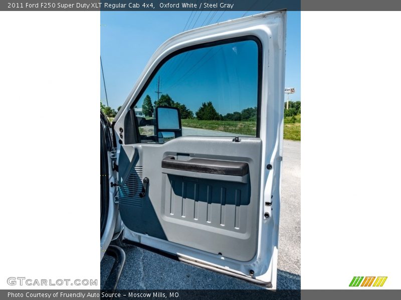 Oxford White / Steel Gray 2011 Ford F250 Super Duty XLT Regular Cab 4x4