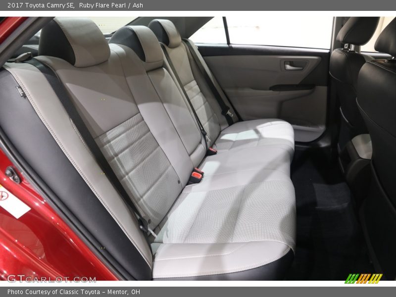 Ruby Flare Pearl / Ash 2017 Toyota Camry SE