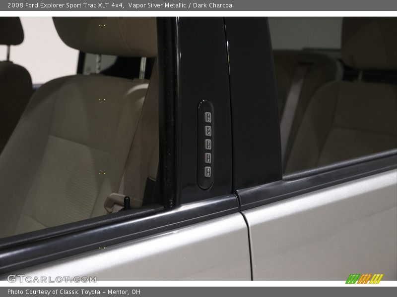 Vapor Silver Metallic / Dark Charcoal 2008 Ford Explorer Sport Trac XLT 4x4