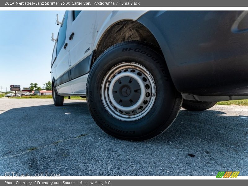 Arctic White / Tunja Black 2014 Mercedes-Benz Sprinter 2500 Cargo Van