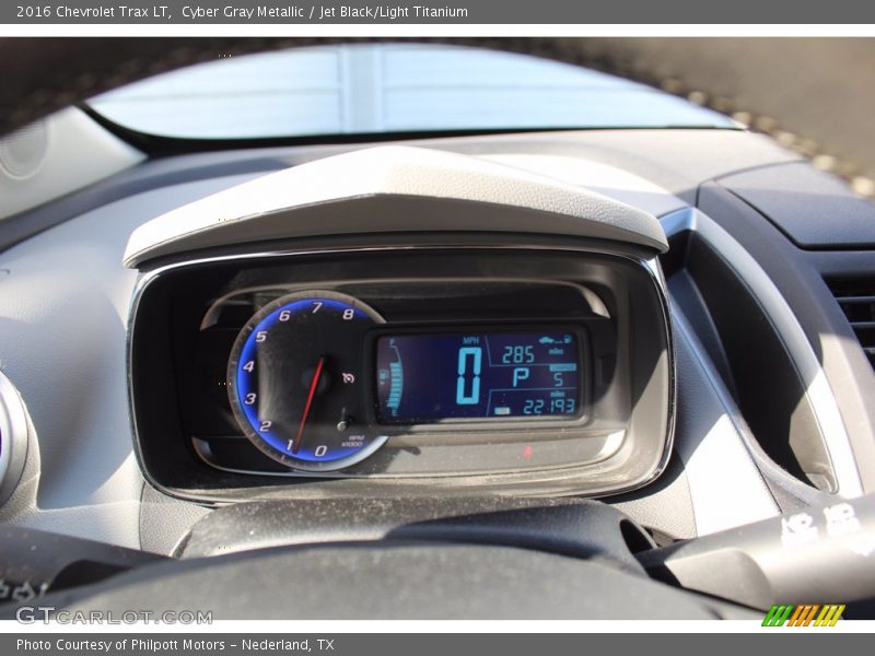 Cyber Gray Metallic / Jet Black/Light Titanium 2016 Chevrolet Trax LT