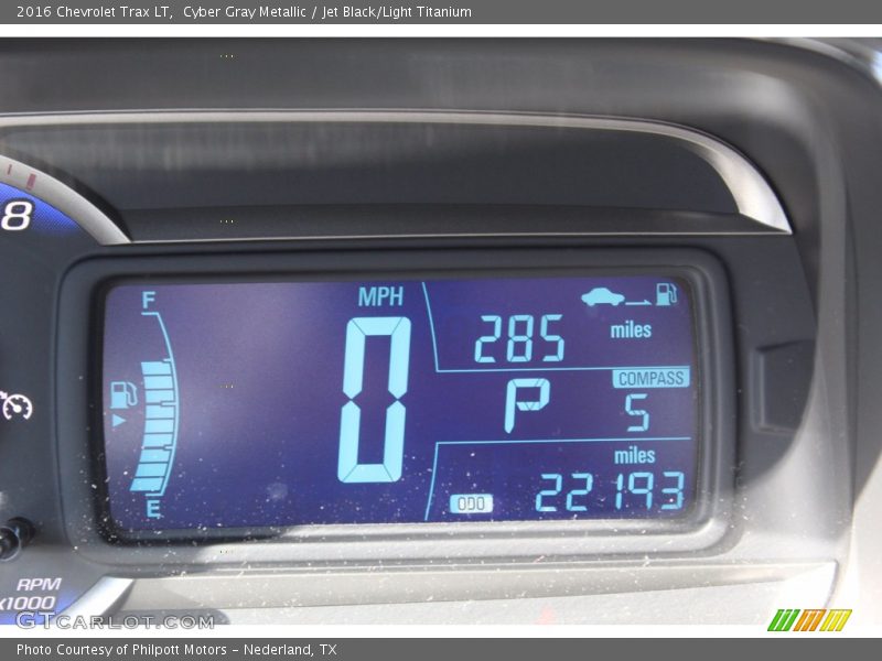 Cyber Gray Metallic / Jet Black/Light Titanium 2016 Chevrolet Trax LT