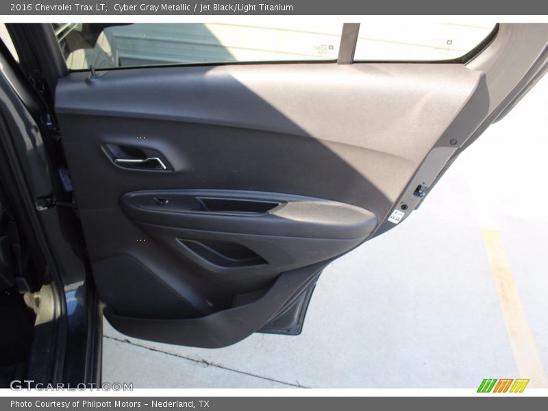 Cyber Gray Metallic / Jet Black/Light Titanium 2016 Chevrolet Trax LT