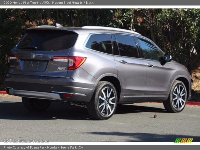 Modern Steel Metallic / Black 2020 Honda Pilot Touring AWD