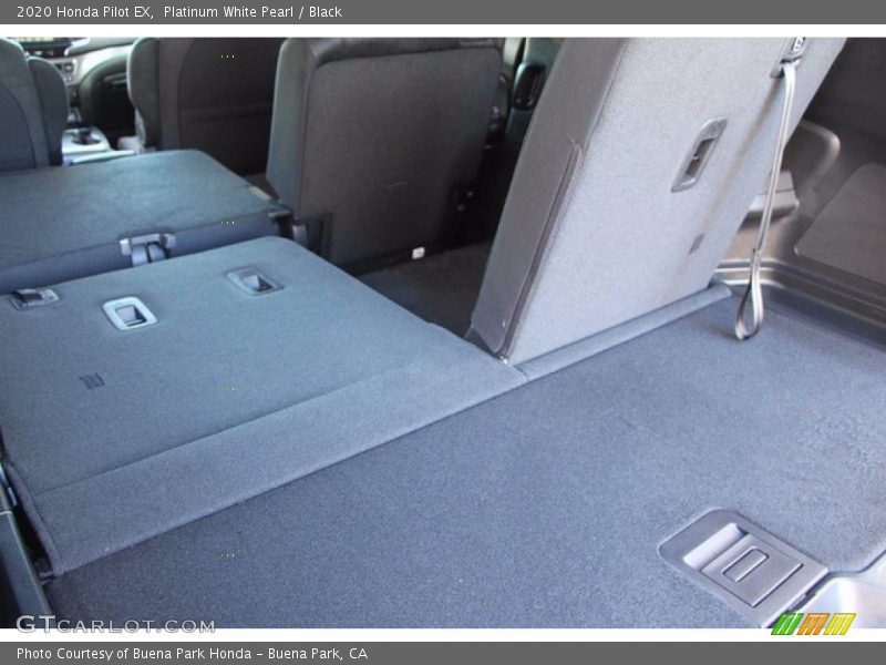 Platinum White Pearl / Black 2020 Honda Pilot EX
