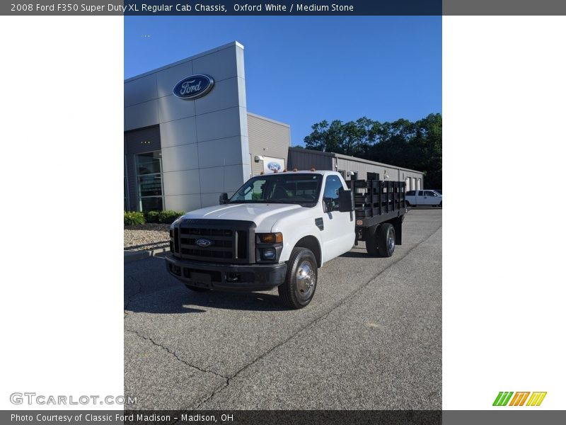 Oxford White / Medium Stone 2008 Ford F350 Super Duty XL Regular Cab Chassis