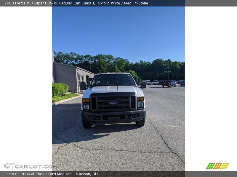 Oxford White / Medium Stone 2008 Ford F350 Super Duty XL Regular Cab Chassis