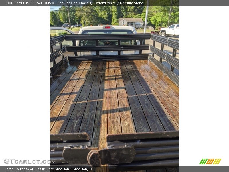 Oxford White / Medium Stone 2008 Ford F350 Super Duty XL Regular Cab Chassis