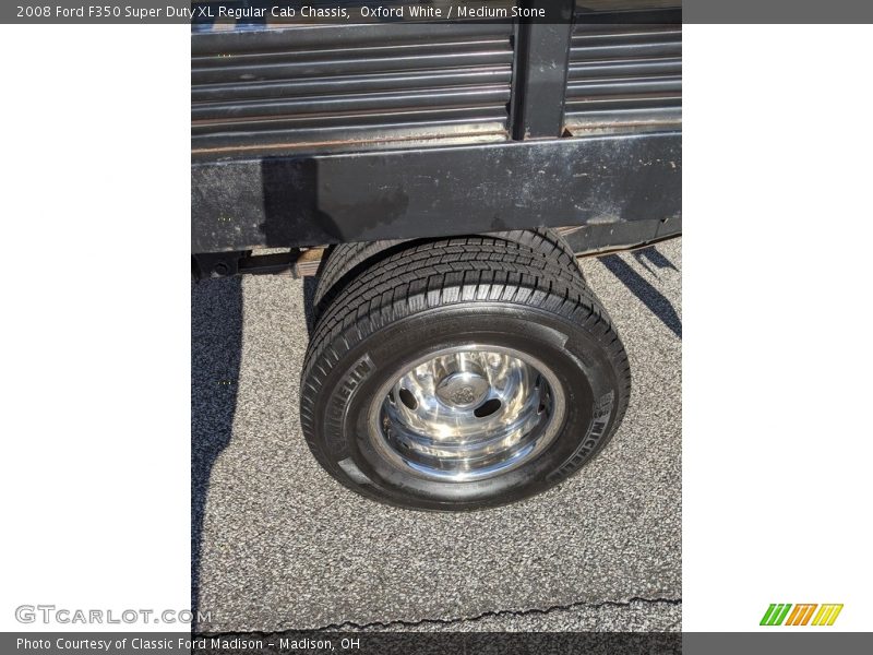 Oxford White / Medium Stone 2008 Ford F350 Super Duty XL Regular Cab Chassis