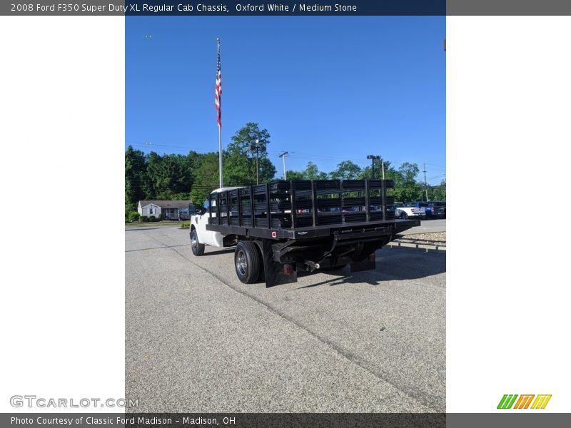 Oxford White / Medium Stone 2008 Ford F350 Super Duty XL Regular Cab Chassis