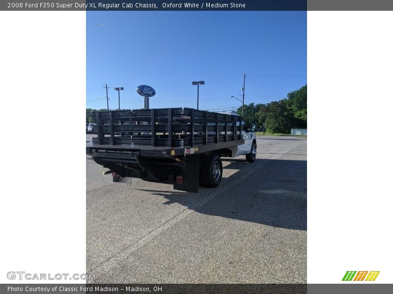 Oxford White / Medium Stone 2008 Ford F350 Super Duty XL Regular Cab Chassis