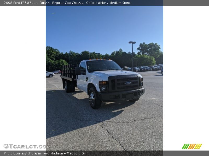 Oxford White / Medium Stone 2008 Ford F350 Super Duty XL Regular Cab Chassis