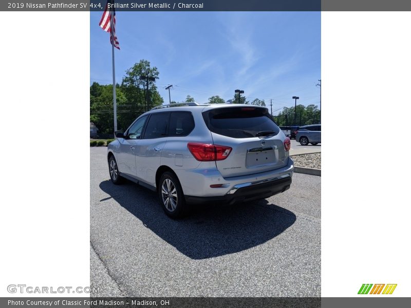 Brilliant Silver Metallic / Charcoal 2019 Nissan Pathfinder SV 4x4