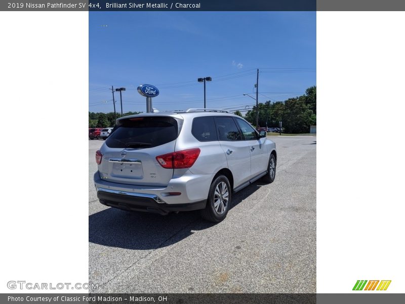 Brilliant Silver Metallic / Charcoal 2019 Nissan Pathfinder SV 4x4