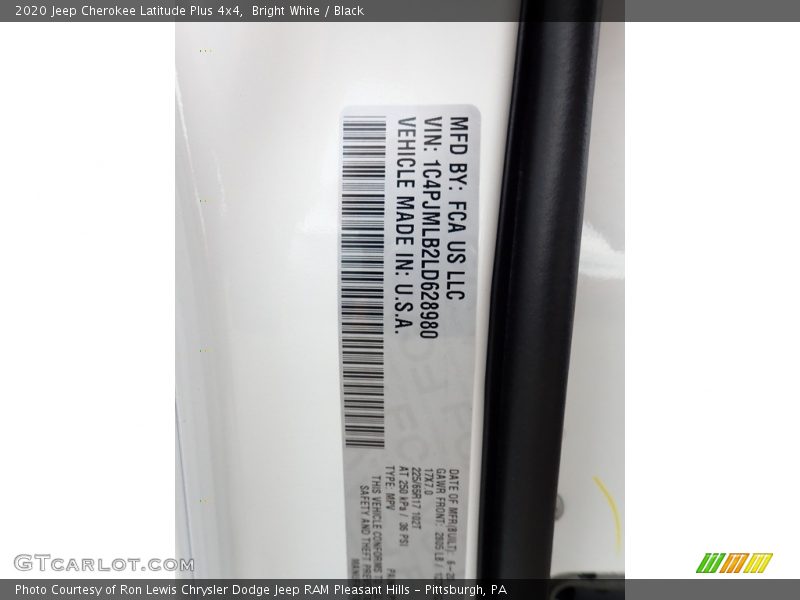 Bright White / Black 2020 Jeep Cherokee Latitude Plus 4x4
