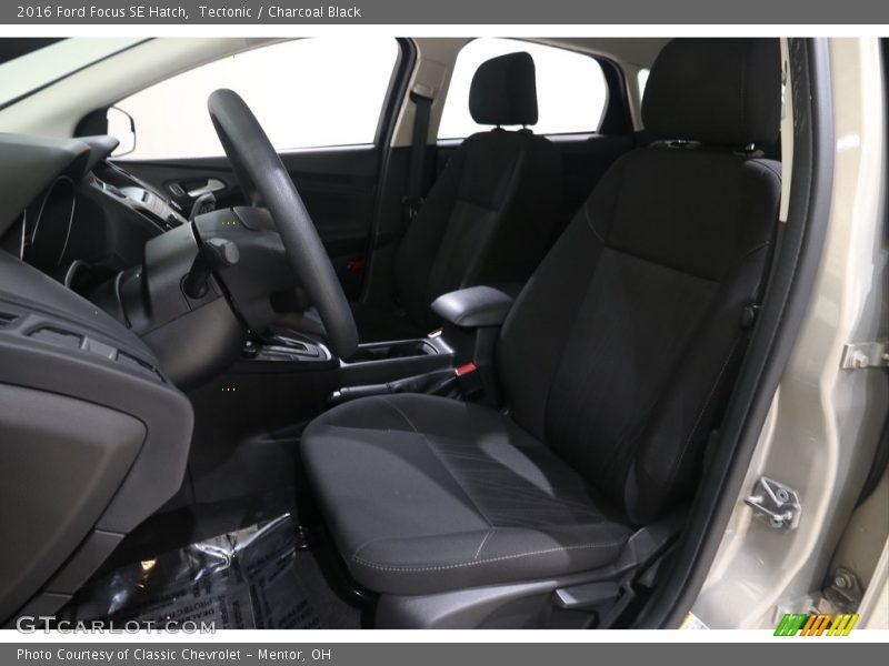 Tectonic / Charcoal Black 2016 Ford Focus SE Hatch