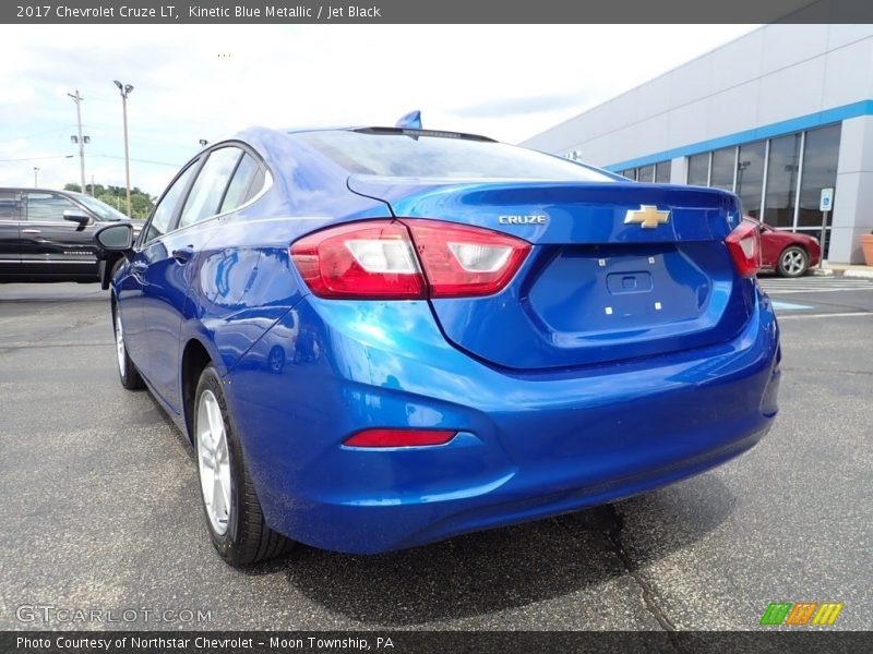 Kinetic Blue Metallic / Jet Black 2017 Chevrolet Cruze LT