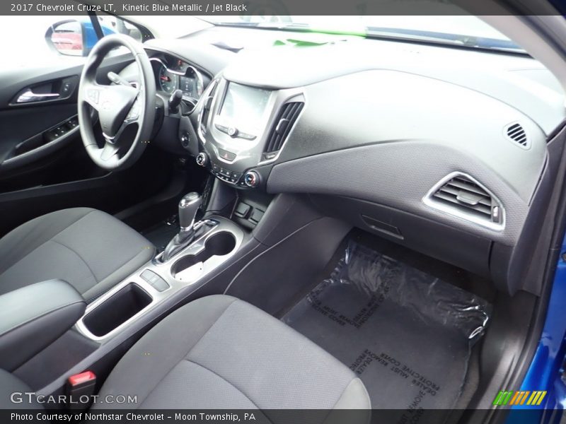 Kinetic Blue Metallic / Jet Black 2017 Chevrolet Cruze LT