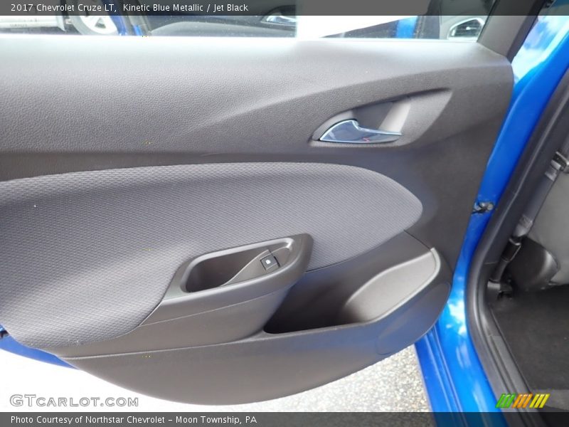 Kinetic Blue Metallic / Jet Black 2017 Chevrolet Cruze LT