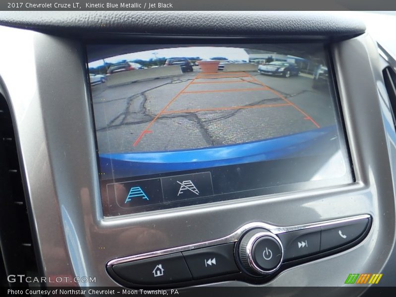 Kinetic Blue Metallic / Jet Black 2017 Chevrolet Cruze LT