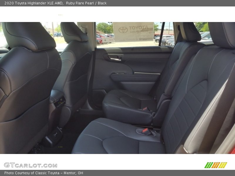 Ruby Flare Pearl / Black 2020 Toyota Highlander XLE AWD