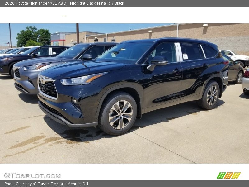 Midnight Black Metallic / Black 2020 Toyota Highlander XLE AWD