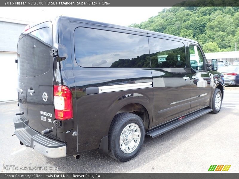  2016 NV 3500 HD SL Passenger Super Black