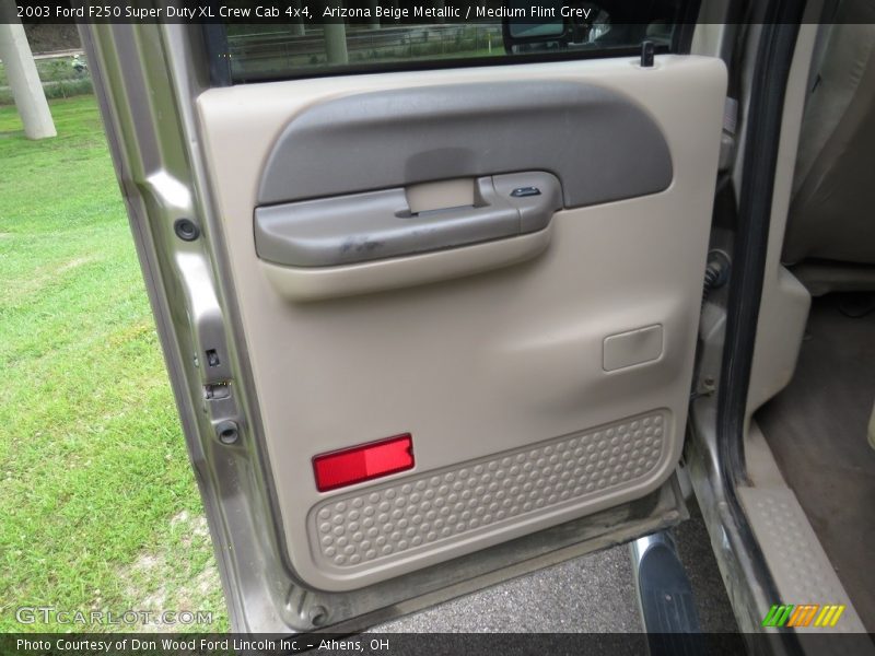 Arizona Beige Metallic / Medium Flint Grey 2003 Ford F250 Super Duty XL Crew Cab 4x4