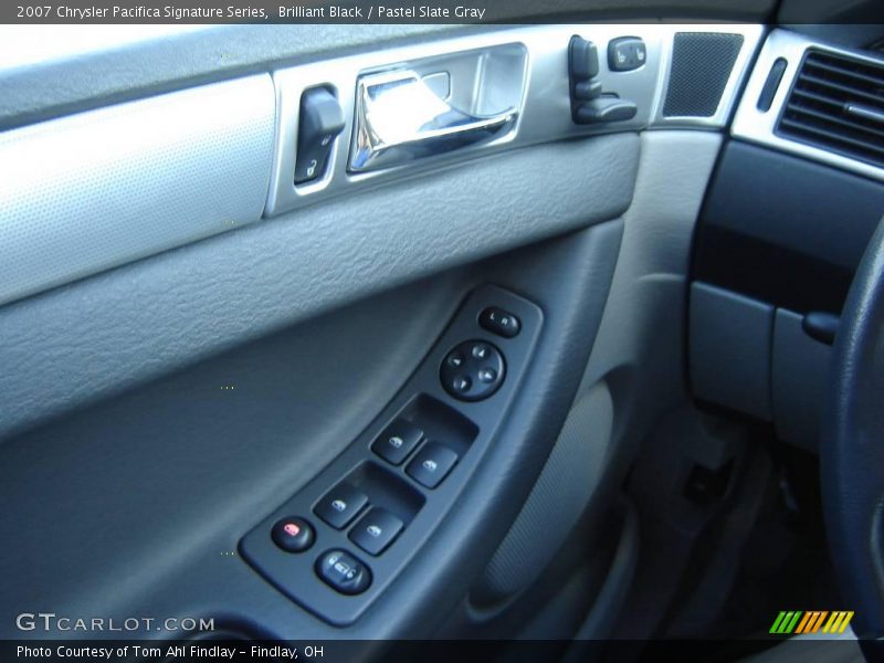 Brilliant Black / Pastel Slate Gray 2007 Chrysler Pacifica Signature Series
