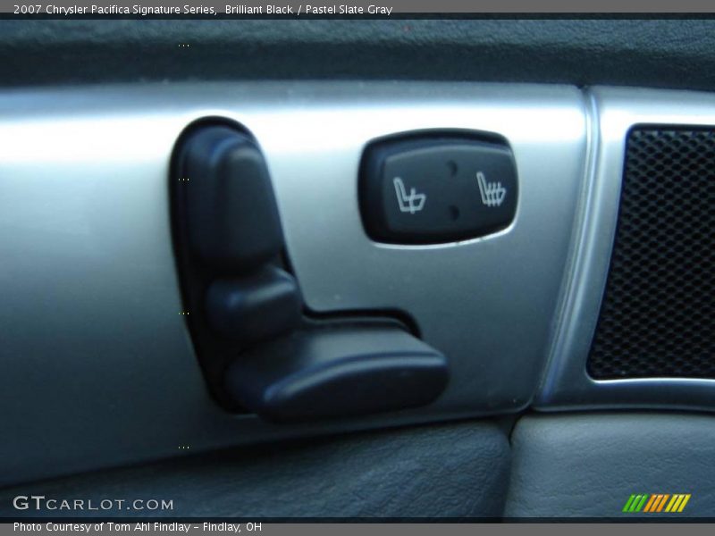 Brilliant Black / Pastel Slate Gray 2007 Chrysler Pacifica Signature Series