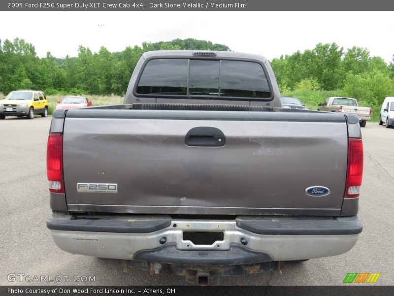 Dark Stone Metallic / Medium Flint 2005 Ford F250 Super Duty XLT Crew Cab 4x4