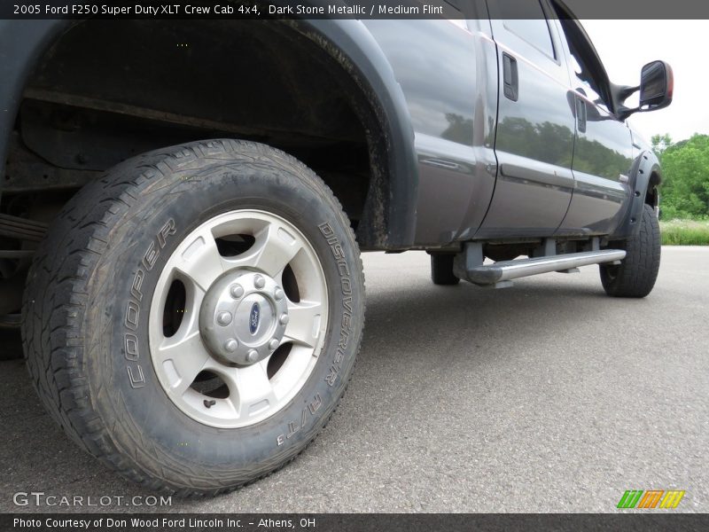 Dark Stone Metallic / Medium Flint 2005 Ford F250 Super Duty XLT Crew Cab 4x4