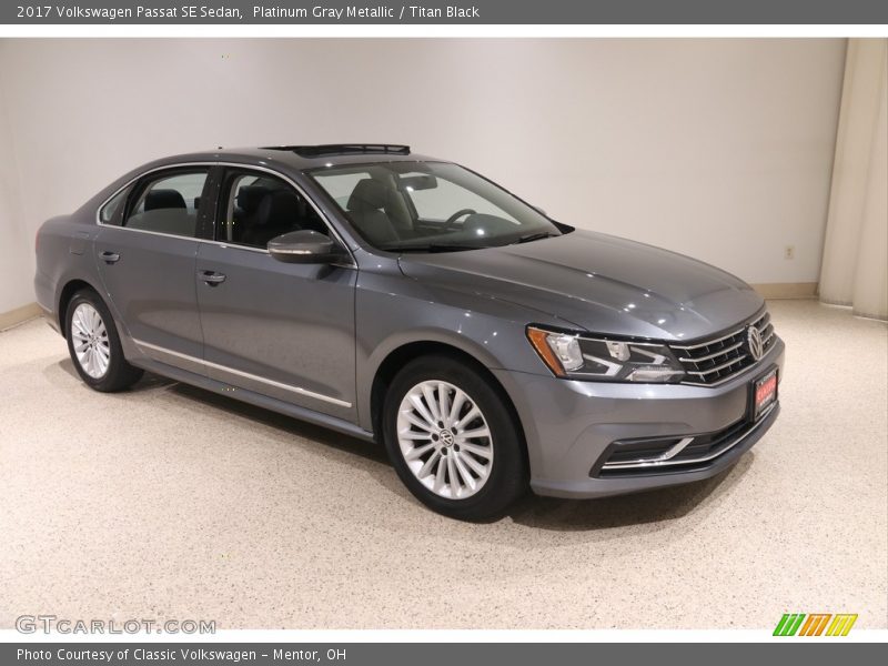 Platinum Gray Metallic / Titan Black 2017 Volkswagen Passat SE Sedan