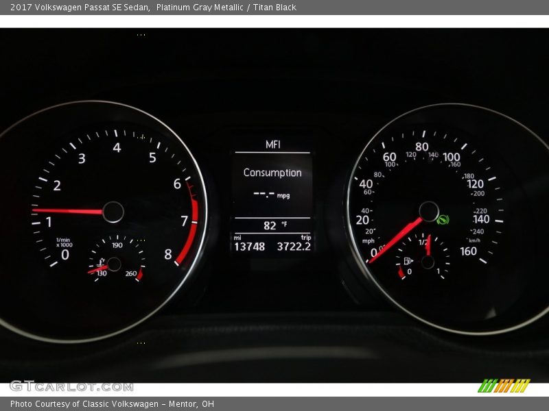 Platinum Gray Metallic / Titan Black 2017 Volkswagen Passat SE Sedan